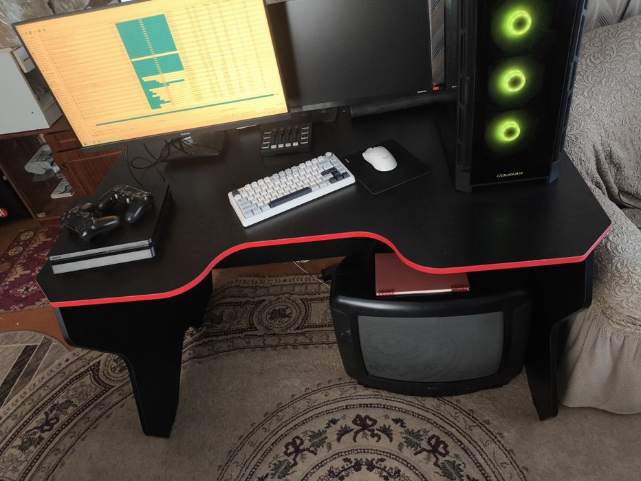 Компьютерный стол