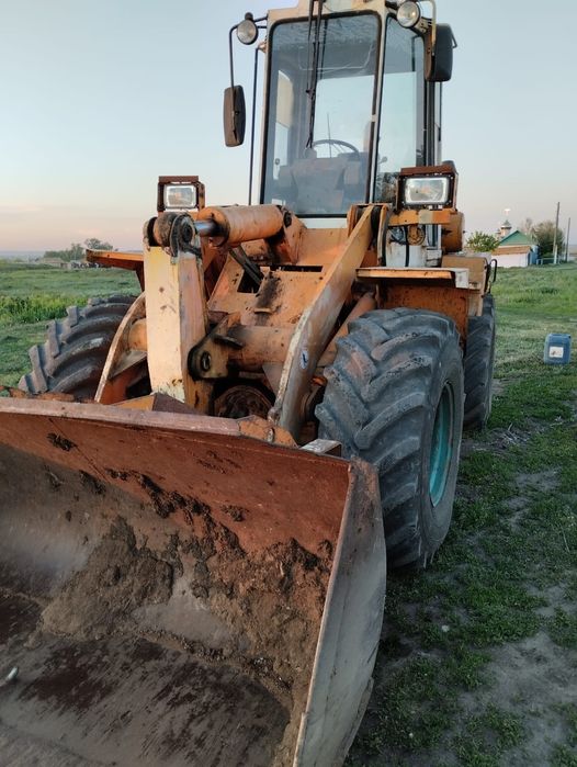 Продам трактор погрузчик
