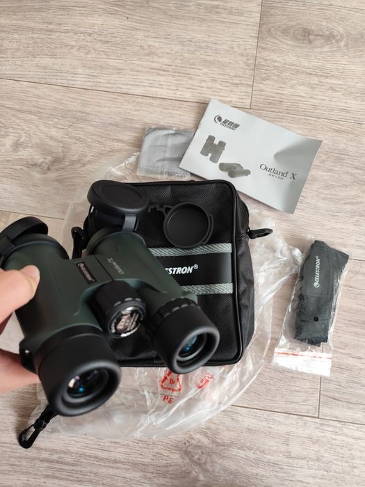 Бинокль, Celestron Outland X 8x42