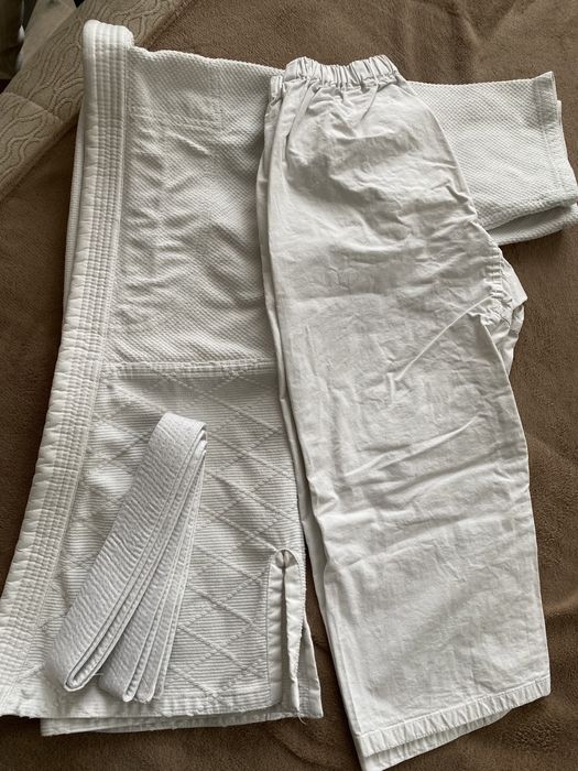 Продам кимоно детское