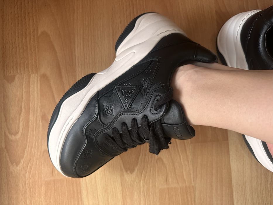 Дамски сникърси Guess