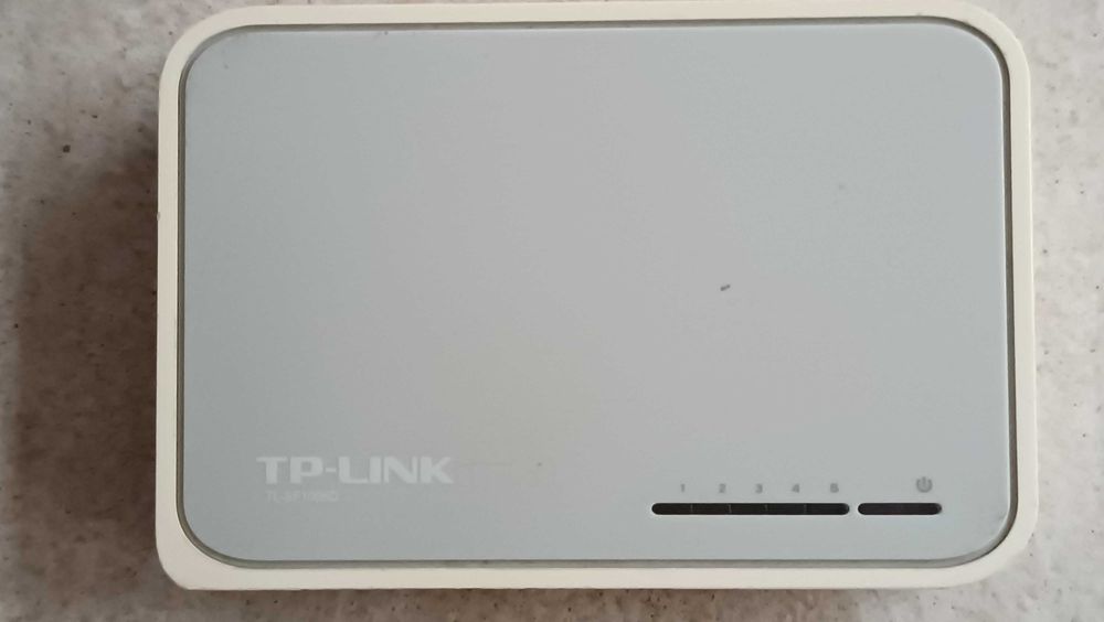 Суич комутатор TP-Link - TL-SF1005D, 5 порта, бял