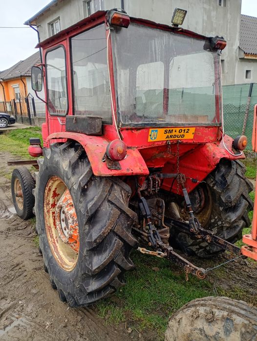 Vând tractor u445