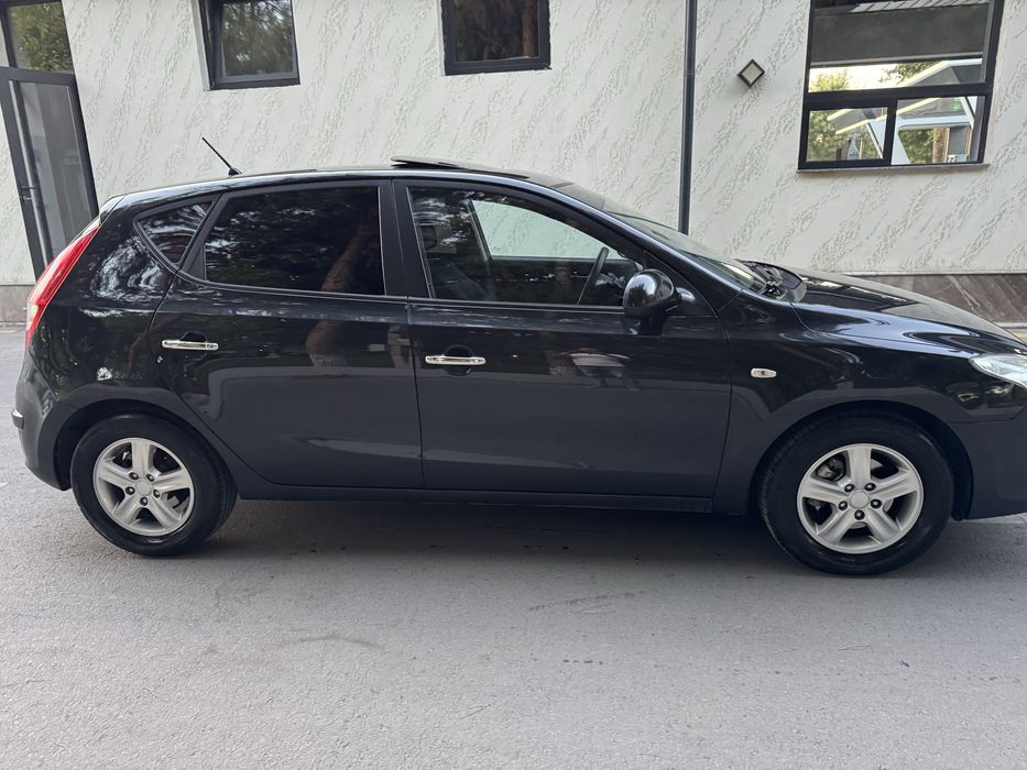 Hyundai i30 qora