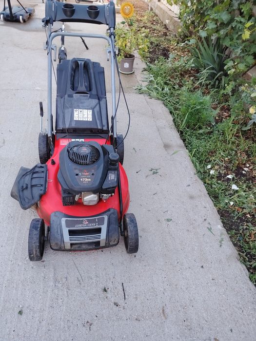 Cositoare gazon 4 timpi cu autopropulsie