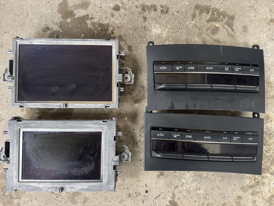 Дисплей за навигация и управление на климатроник Mercedes E класа W212