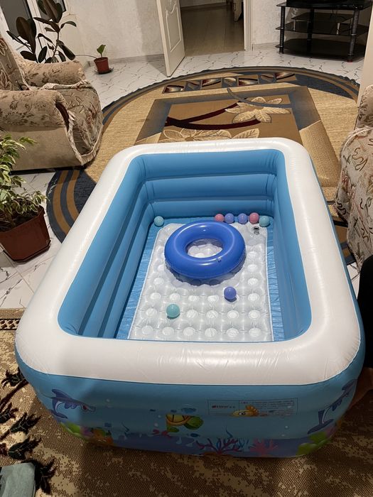 Детский бассейн с шариками