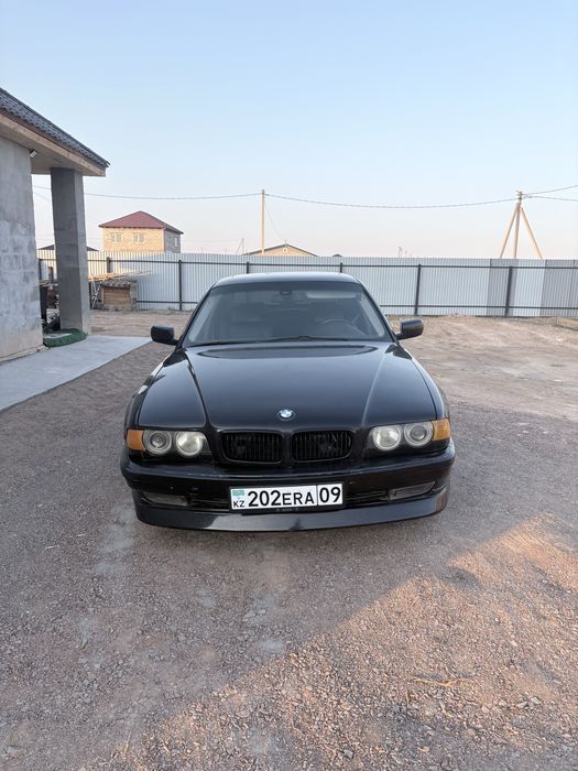 Продам BMW E38 в хорошем состоянии