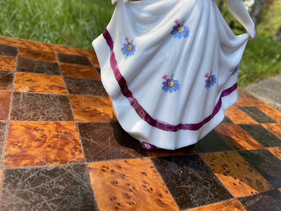 Английска порцеланова фигура с печат р.1.1