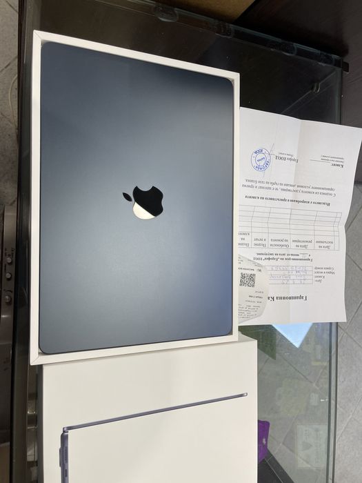 Macbook Air M4 13”  като нов Гаранция