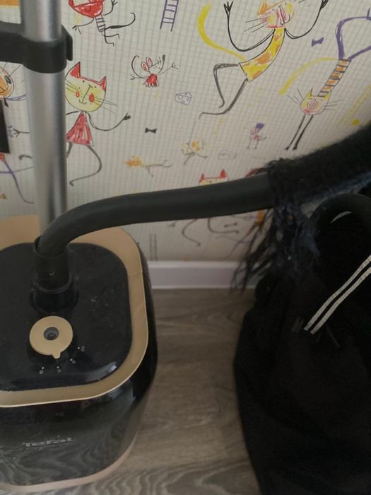 Отпариватель для одежды Tefal б/у