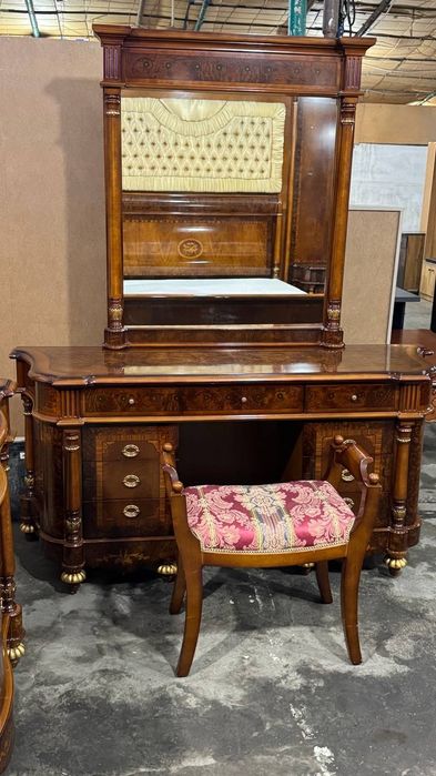 Продаётся Итальянский Спальный гарнитур