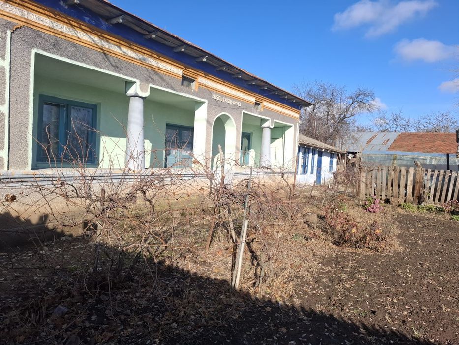 Casa de vanzare in sat Segarcea Deal,jud Teleorman