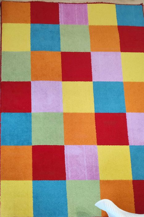 Цветен детски килим