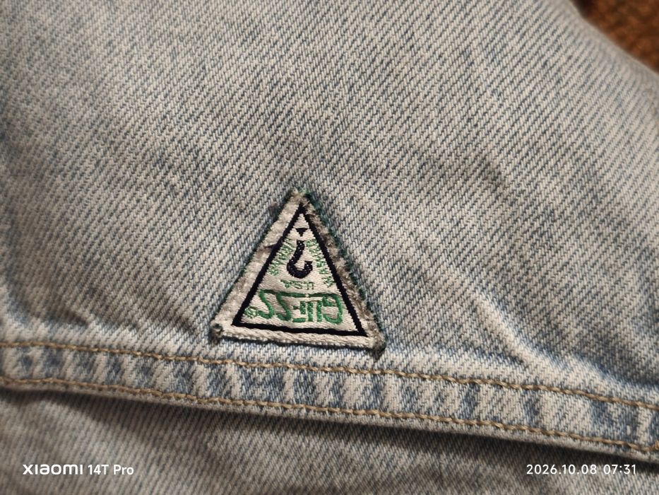 Джинсовые шорты Guess и Levi's