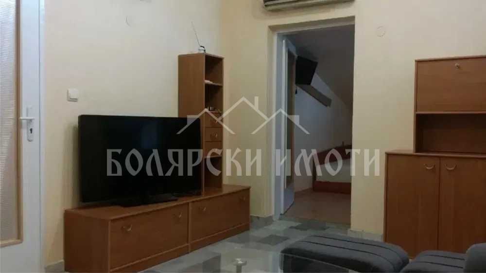 Дава се под наем Тристаен апартамент в Велико Търново, Център - 65 кв.м за 331.5 € - Снимка #10