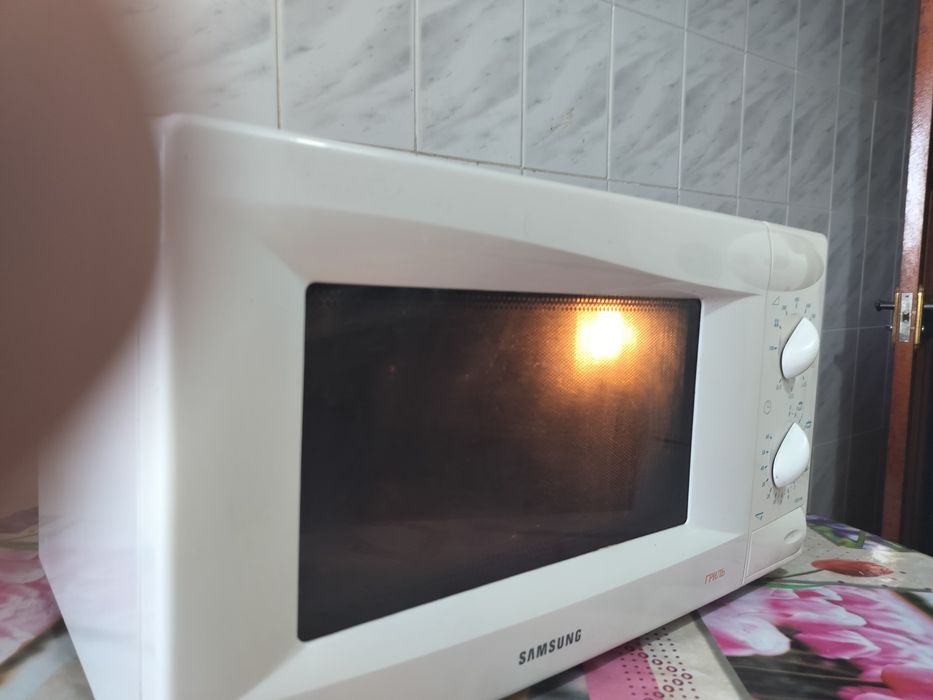 Продам микроволновку б/у  Самсунг