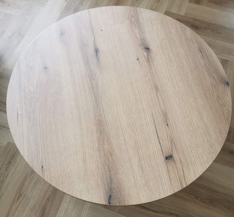 Кръгла холна масичка с дървесен десен