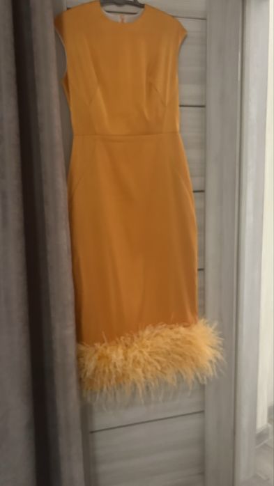 платье на выпускной/выход/свадьбу миди длина