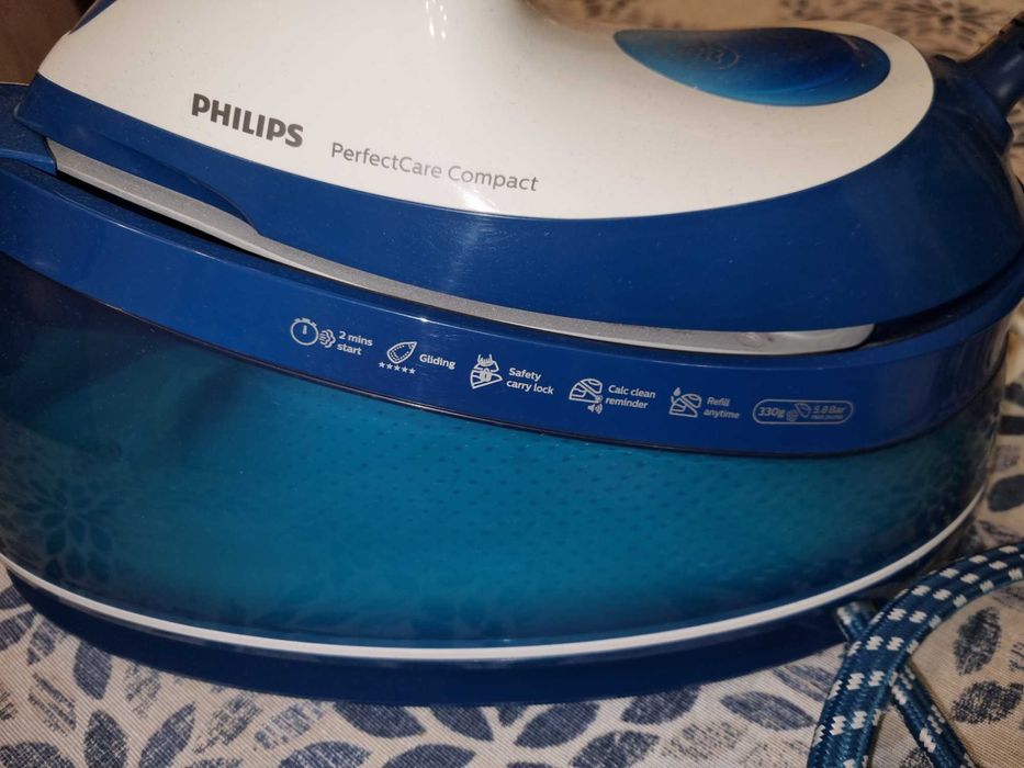 Парна станция / ютия Philips + ПОДАРЪК  маса за гладене-много стабилна
