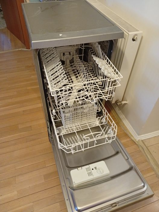 Vând mașină spălat vase Whirlpool cu 8 programe