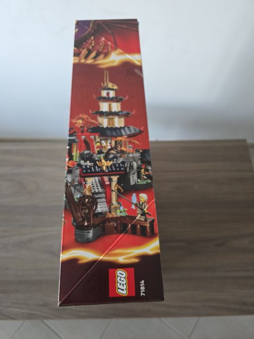 Lego Ninjago Лего Нинджаго Храмът на турнира в града