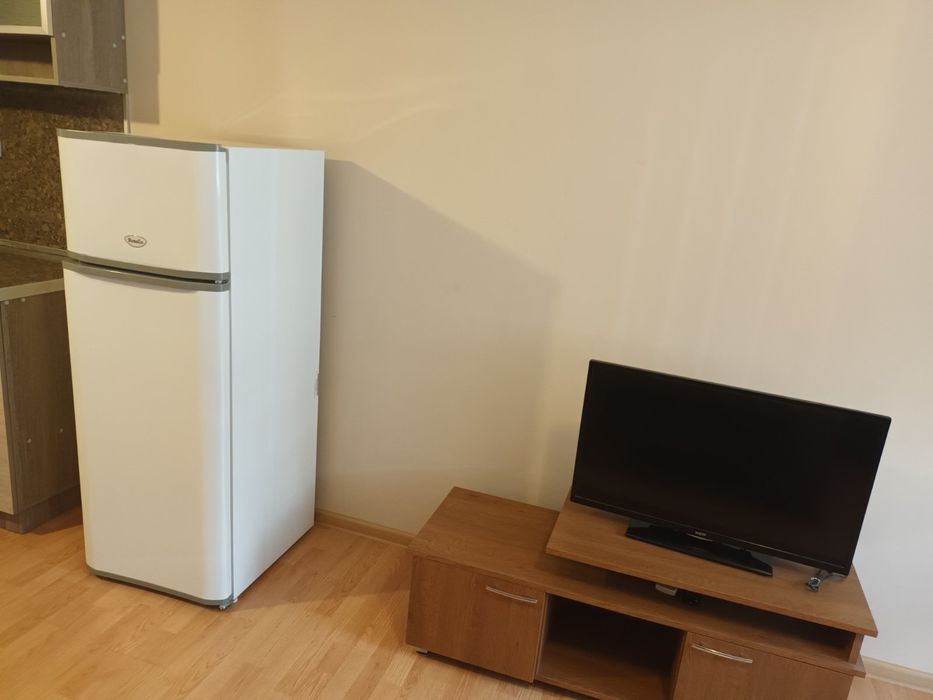 Дава се под наем Двустаен апартамент в Пловдив, Център - 60 кв.м за 408.51 € - Снимка #2