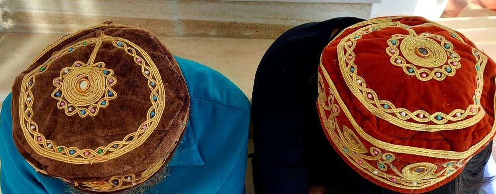 Тунизийска джелаба, Индийска туника/рокля, Тюбетейка, Яка - кожа