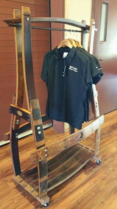 Mobilier din butoaie