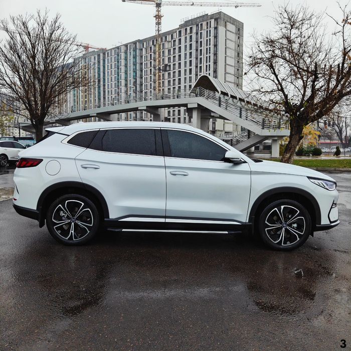 BYD Song Plus EV, 2023, в отличном состоянии