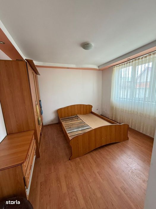 Apartament cu 2 camere de vânzare în Curtea de Argeș.