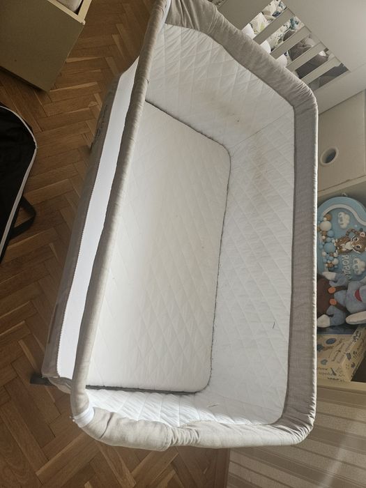 Next to me  кошара