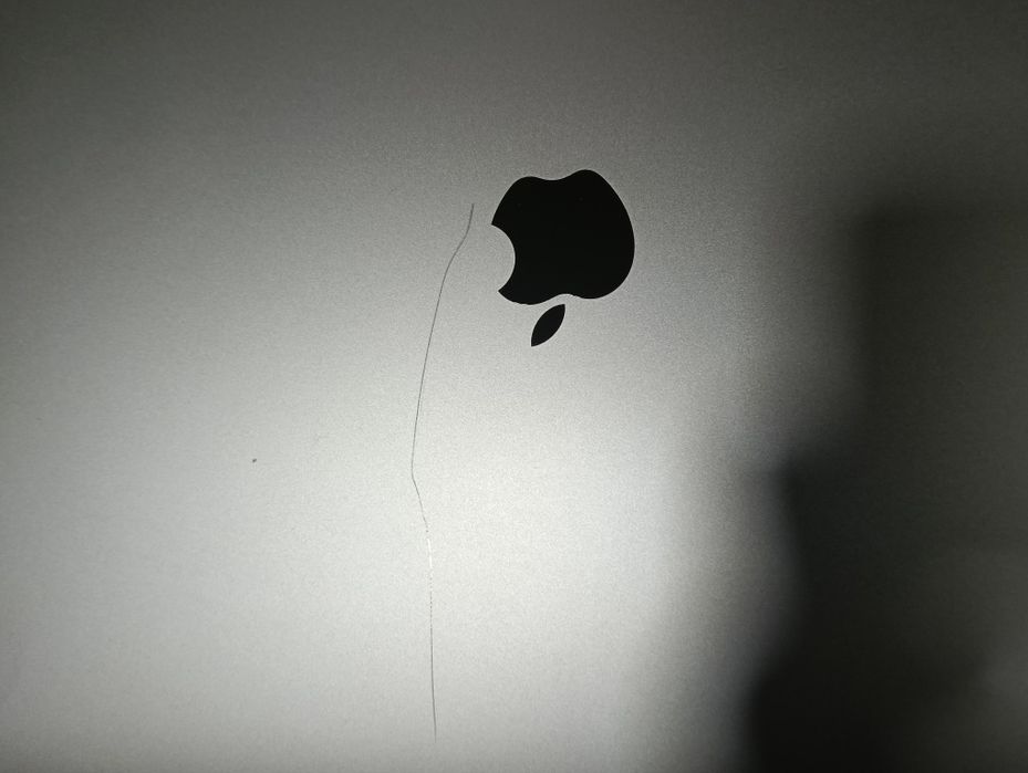 Macbook pro 16 a2141 32gb ram i7 touchbar