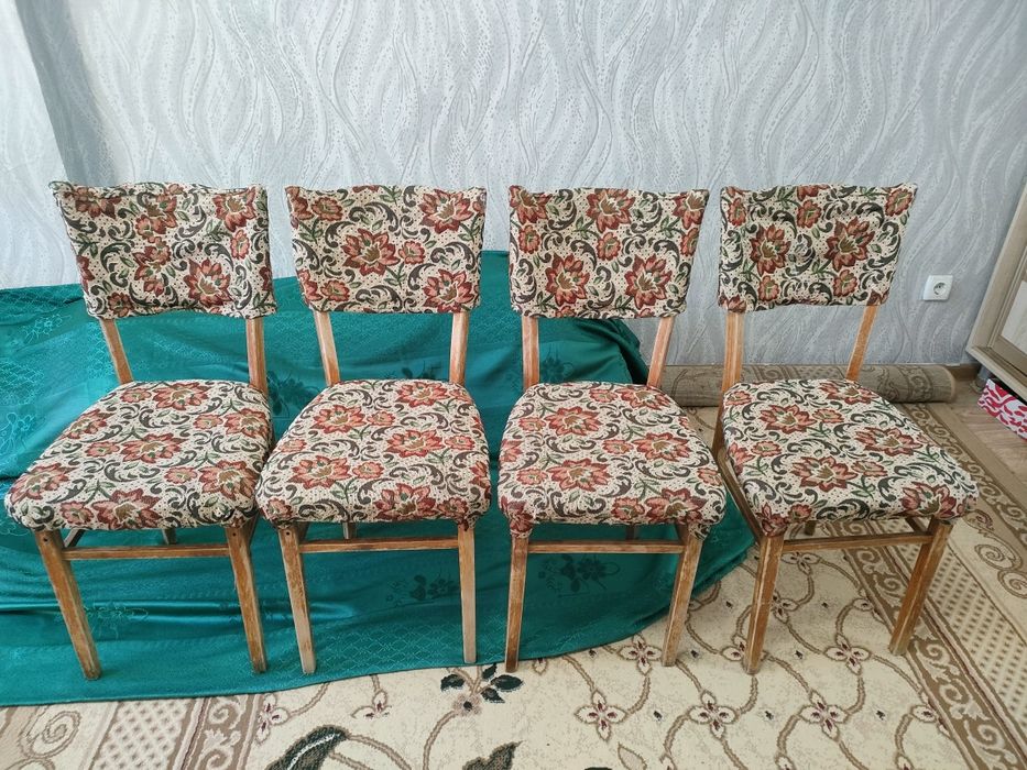 Стулья  из чистого дерева