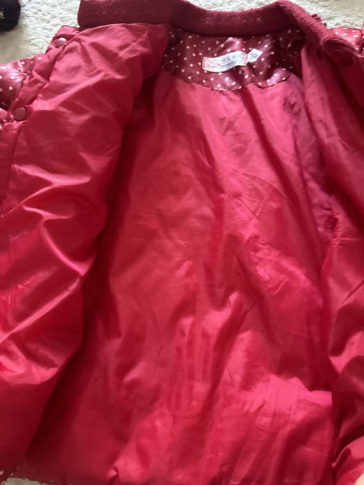 Продам детскую куртку весна