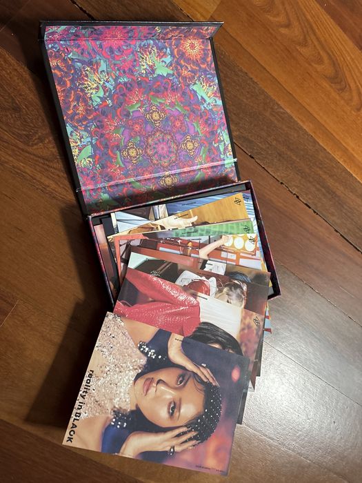 Album kpop MAMAMOO reality in BLACK