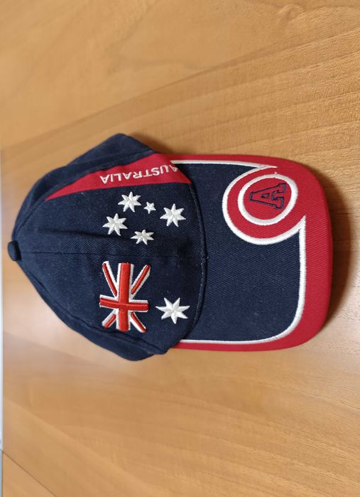 Australia-Много Запазена