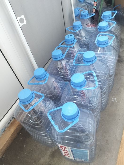 Бутылки пластиковые 5 л