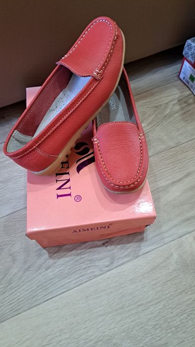 Продам мокасины женские