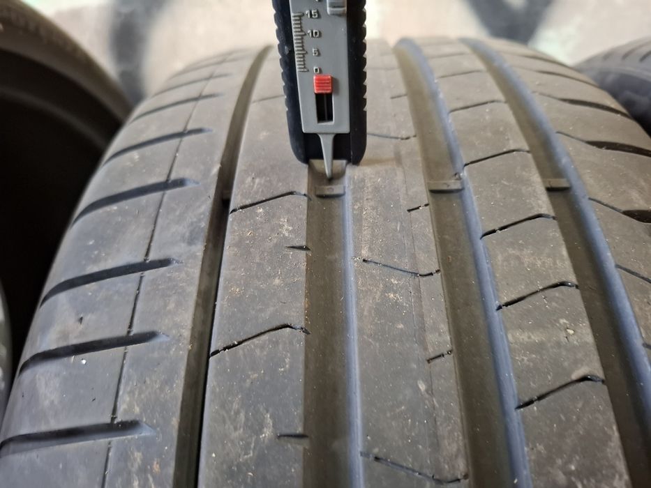 245 40 19  Pirelli pzero