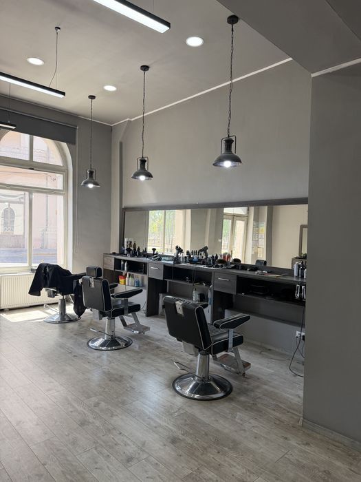 Inchiriez post de lucru PFA/SRL Frizerie / Barbershop