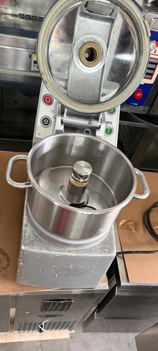 Robot Coupe R8E – Cutter profesional 8L – 2200W – 400V