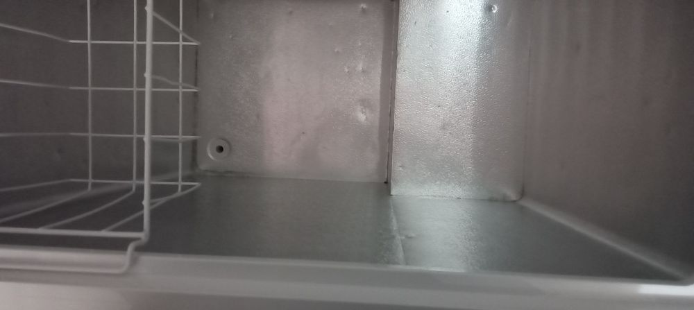 Отдам почти дарам морозильник