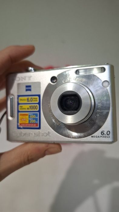 Компактен дигитален фотоапарат SONY Cybershot W30