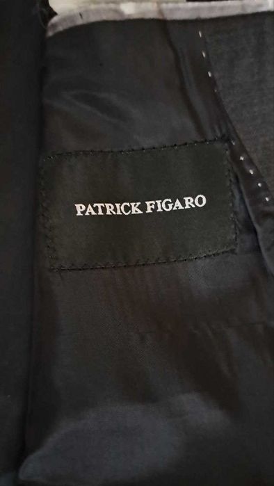 Костюм  школьный классический .