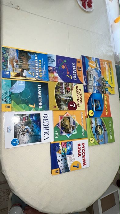 Продам комплект книг 7 класс