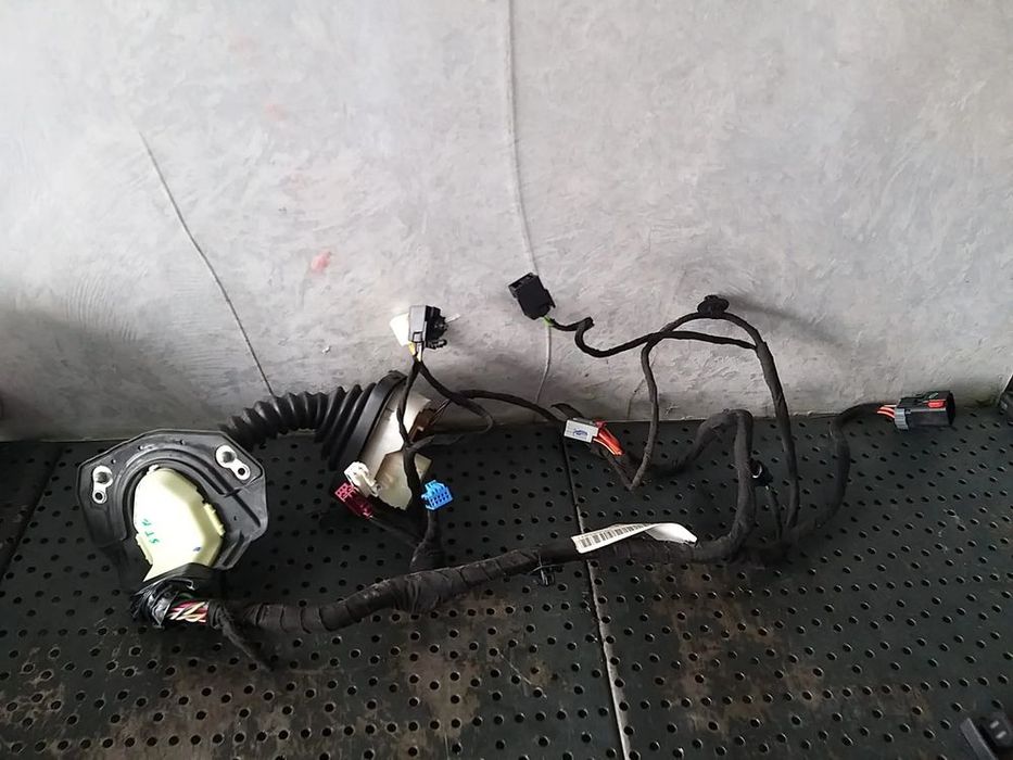 Cablaj instalatie electrica usa stanga fata jeep grand cherokee 4 wk wk2 p68136752ad