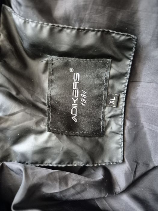 Продам мужскую куртку с капюшоном