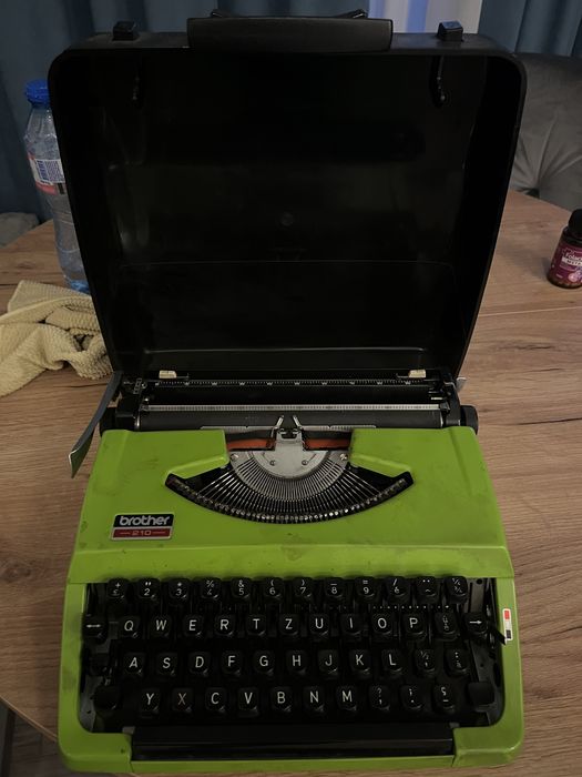 Пишеща машина typing writer
