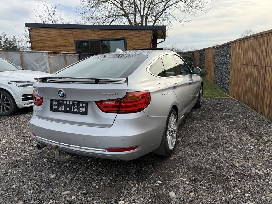 BMW 320i 2015 pachet luxury line ,panorama , automata , piele ,